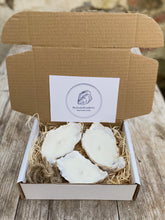 Load image into Gallery viewer, Oyster Shell Candle Gift Box (Non-Scented)
